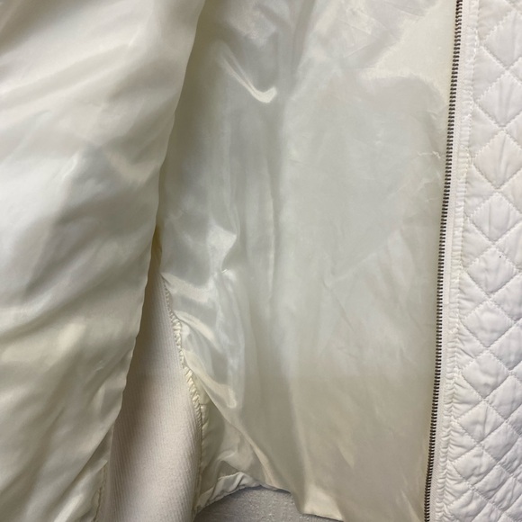 New Directions Women’s Puffer Quilted Vest. Size XL - Picture 7 of 9